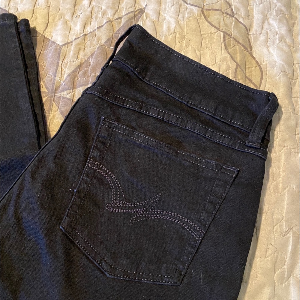 NWOT Women’s Black Wrangler’s 11x32